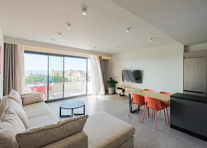 Sky-High 70Sqm Penthouse W. Stunning Views - 05