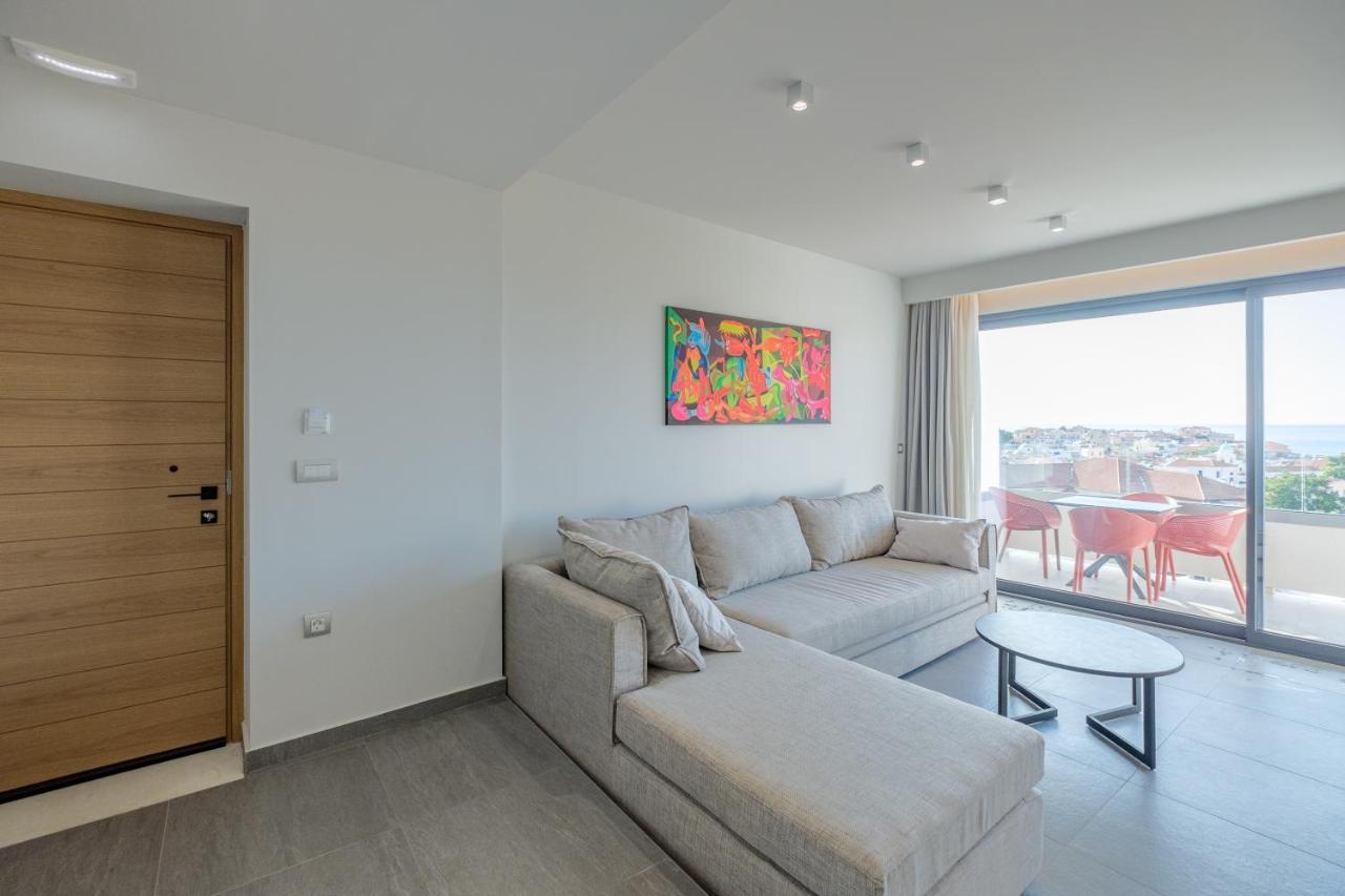 Sky-high 70sqm Penthouse W. Stunning Views - 05 Leilighet