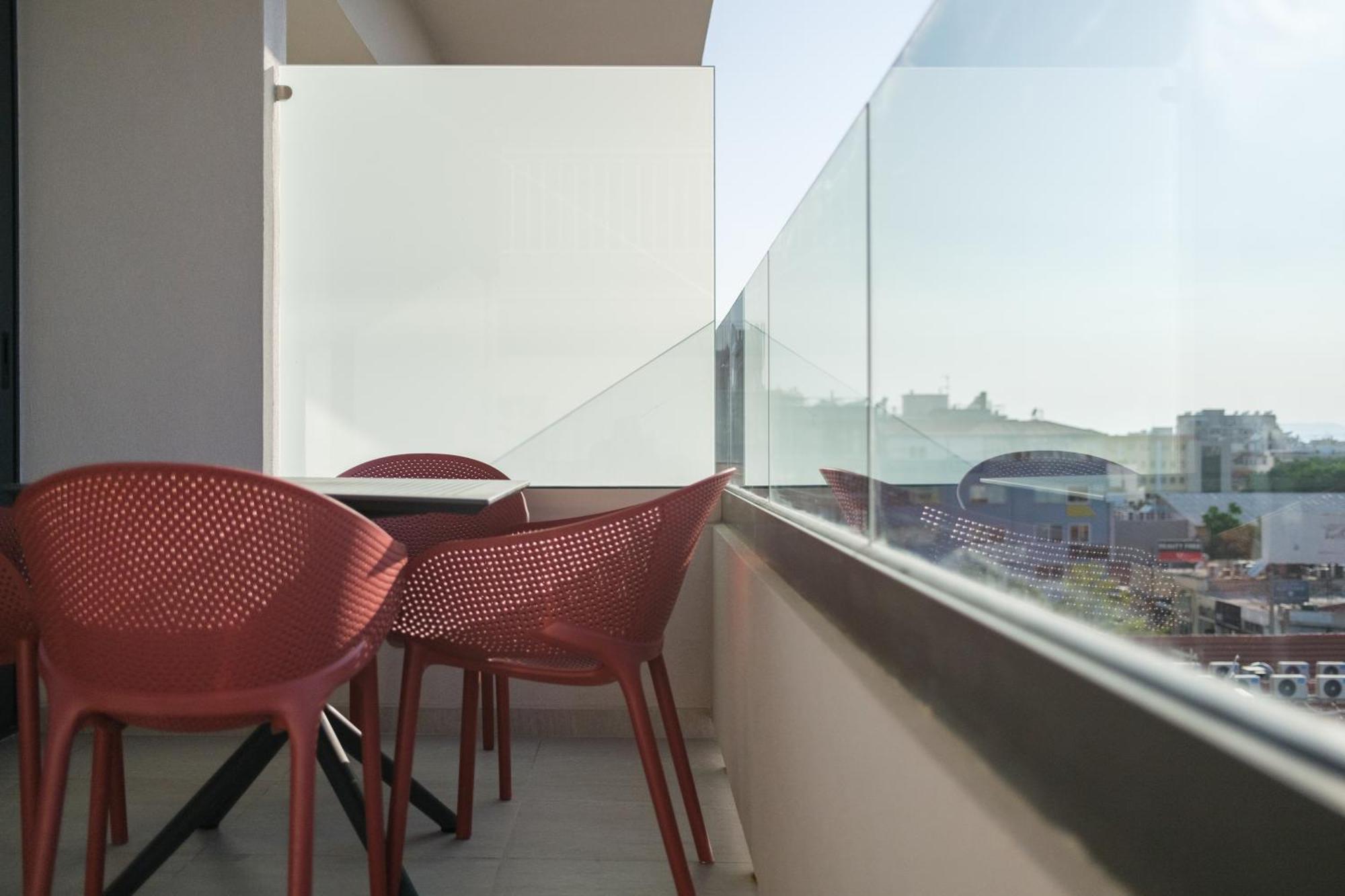 Sky-high 70sqm Penthouse W. Stunning Views - 05 Leilighet